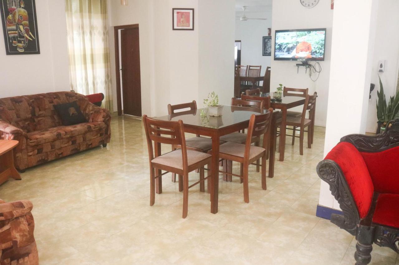 Thidasa Holiday Resort أنرادابورام المظهر الخارجي الصورة
